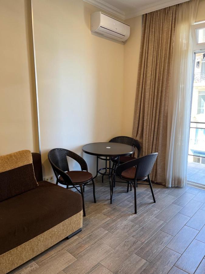 Apartments Kristo Batumi Exterior photo