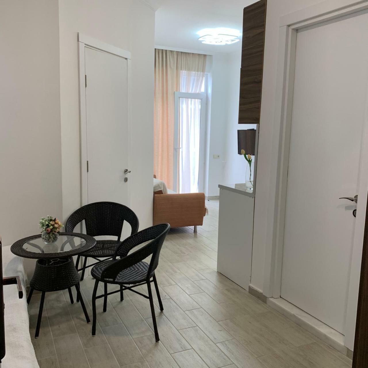 Apartments Kristo Batumi Exterior photo